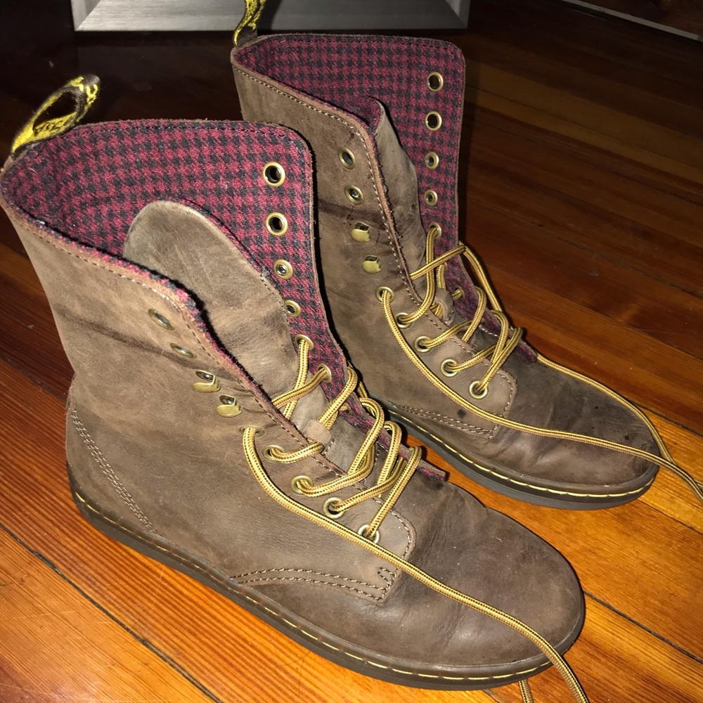 Dr. Martens Tehani brown boot